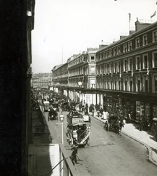 Vue de Westbourne Grove, Londres, montrant le grand magasin Whiteley
